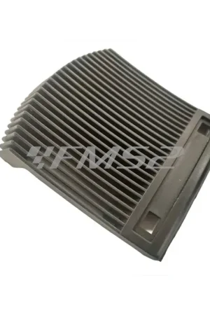 232894 Griglia copristerzo (Piaggio Gilera) Offerta Lampo