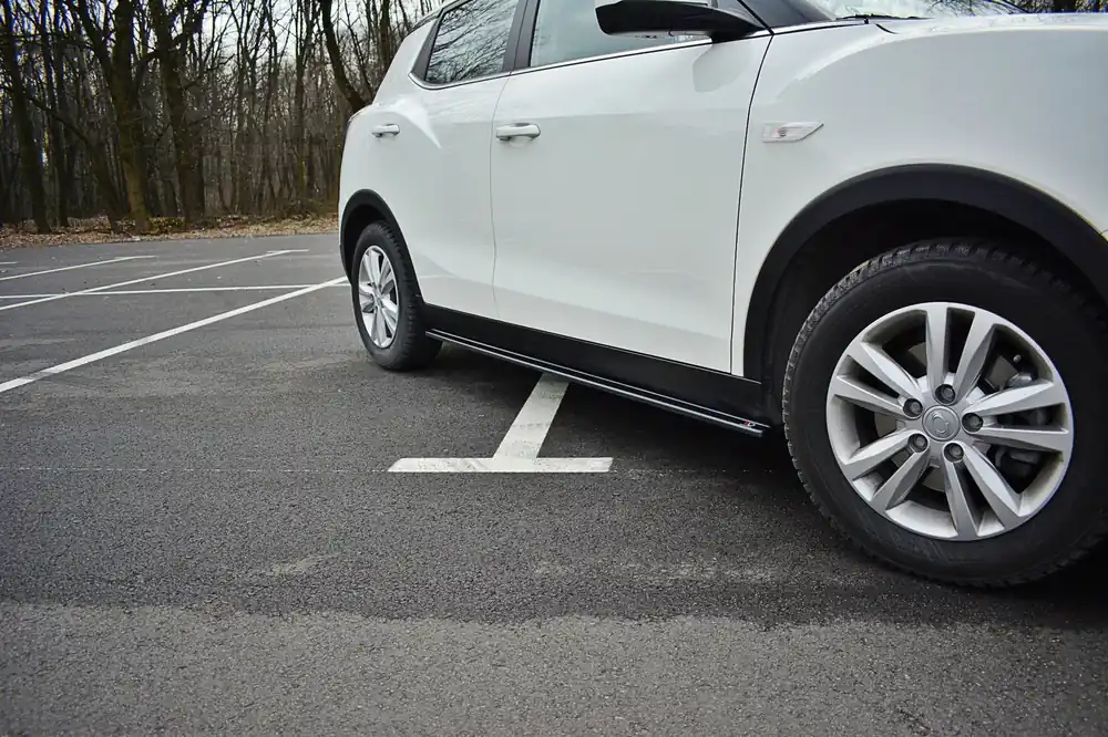 Compra Oggi Stesso Diffusori minigonne SSANGYONG TIVOLI nero opaco (Cod. SY-TI-1-SD1T)