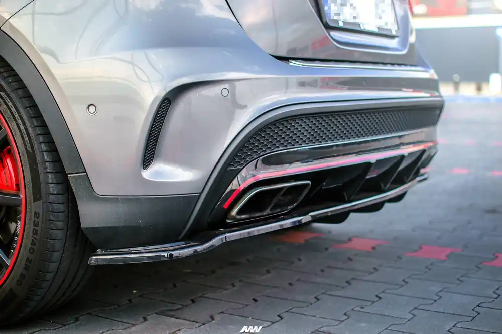 Offerta Limitata Splitter centrale posteriore (con barre verticali) MERCEDES-BENZ GLA 45 AMG SUV (X156) PREFACE nero