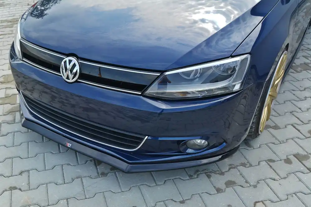 Economico Splitter anteriore V.2 VOLKSWAGEN JETTA MK6 berlina PREFACE nero opaco (Cod. VW-JE-6-FD2T)